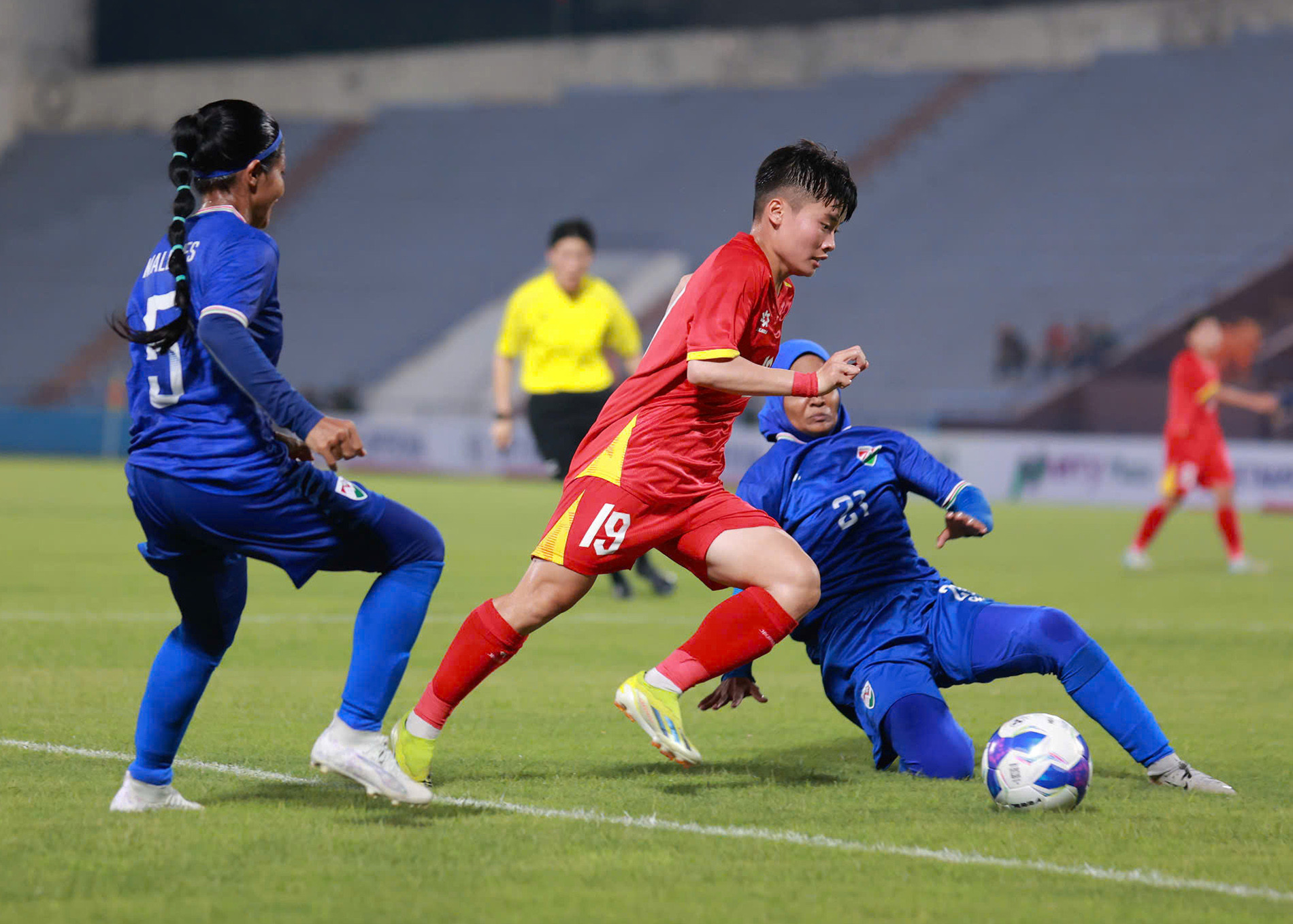 tuyen nu viet nam 2.jpg