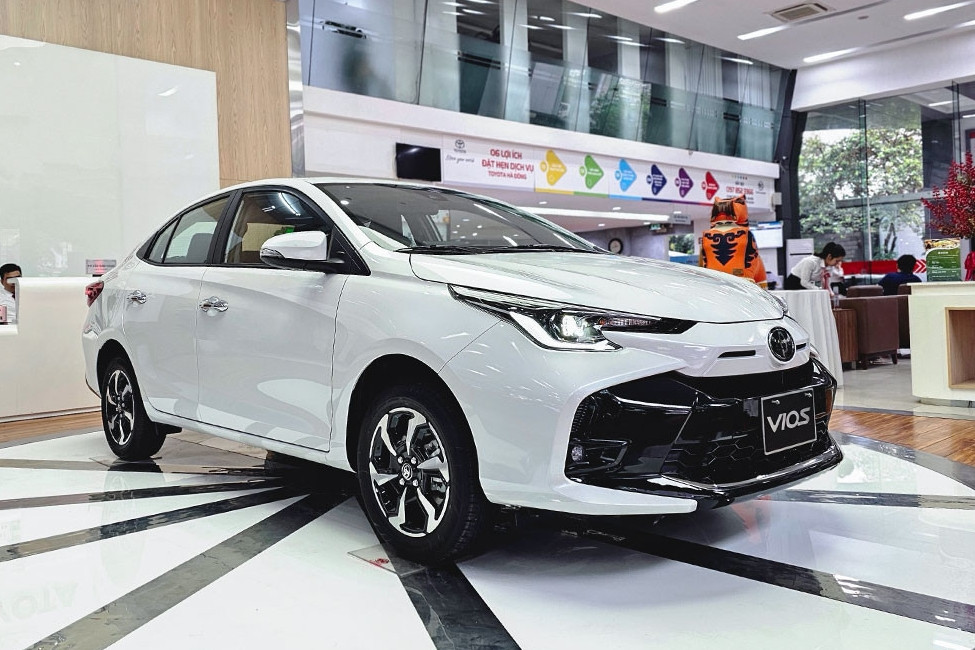 Các mẫu sedan phổ thông tiếp tục giảm giá 'kịch sàn' trong tháng 6