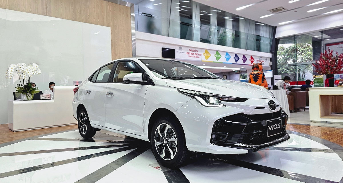 Các mẫu sedan phổ thông tiếp tục giảm giá 'kịch sàn' trong tháng 6