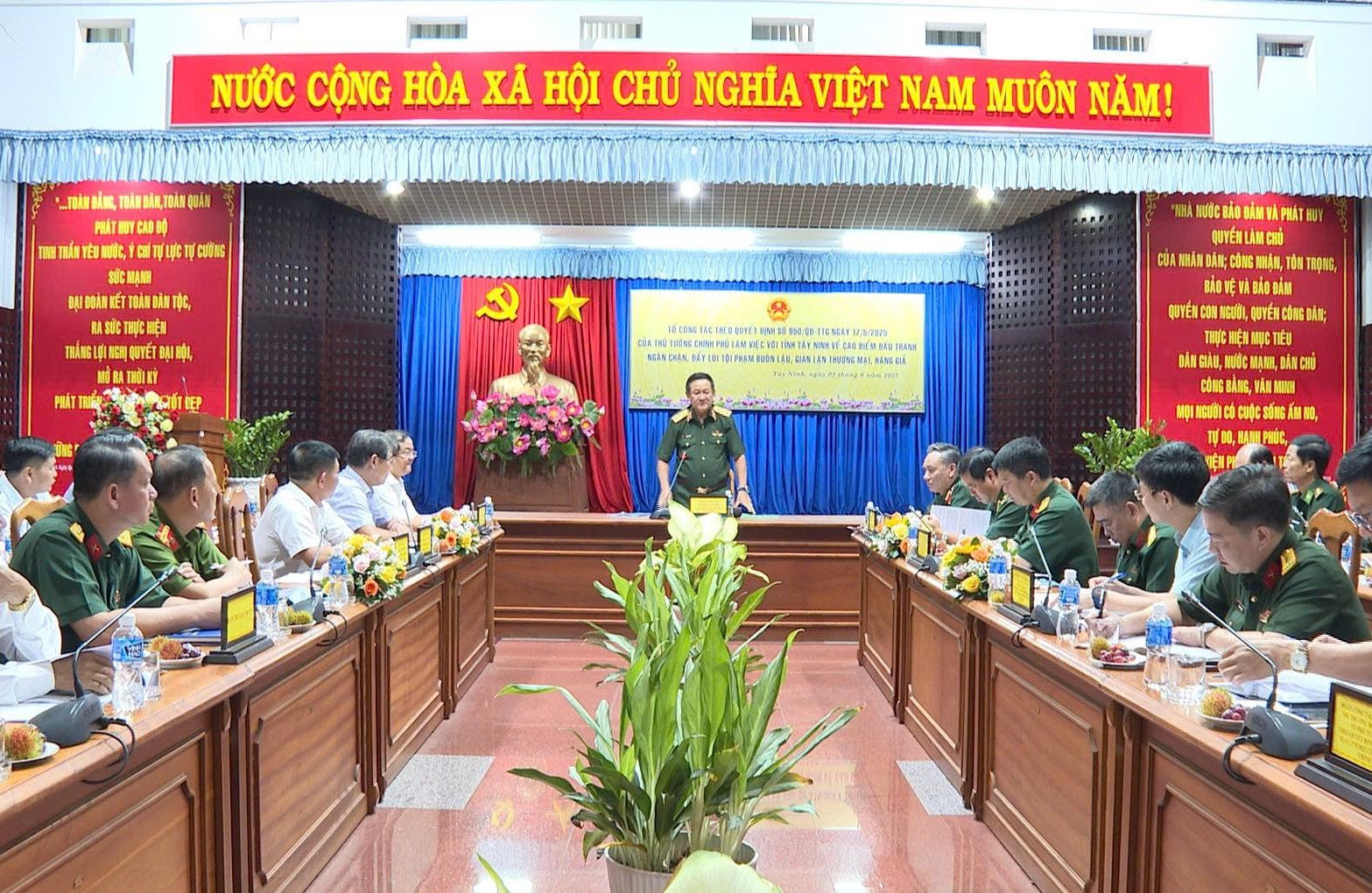 Đẩy mạnh cao điểm đấu tranh chống buôn lậu, hàng giả tại Tây Ninh