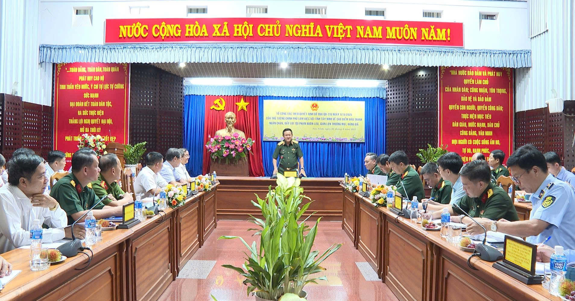 Đẩy mạnh cao điểm đấu tranh chống buôn lậu, hàng giả tại Tây Ninh