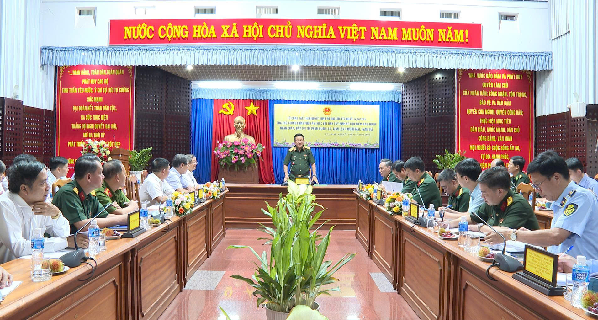 Hinh 1 chống buôn lậu, hàng giả.jpg
