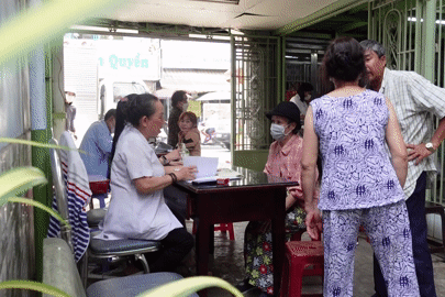 Lương y 30 năm làm từ thiện, bốc thuốc miễn phí cứu người