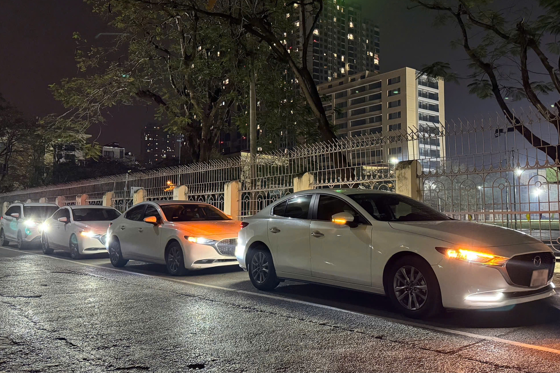 Nở rộ dịch vụ xe công nghệ đưa giới trẻ đi 'đu' concert