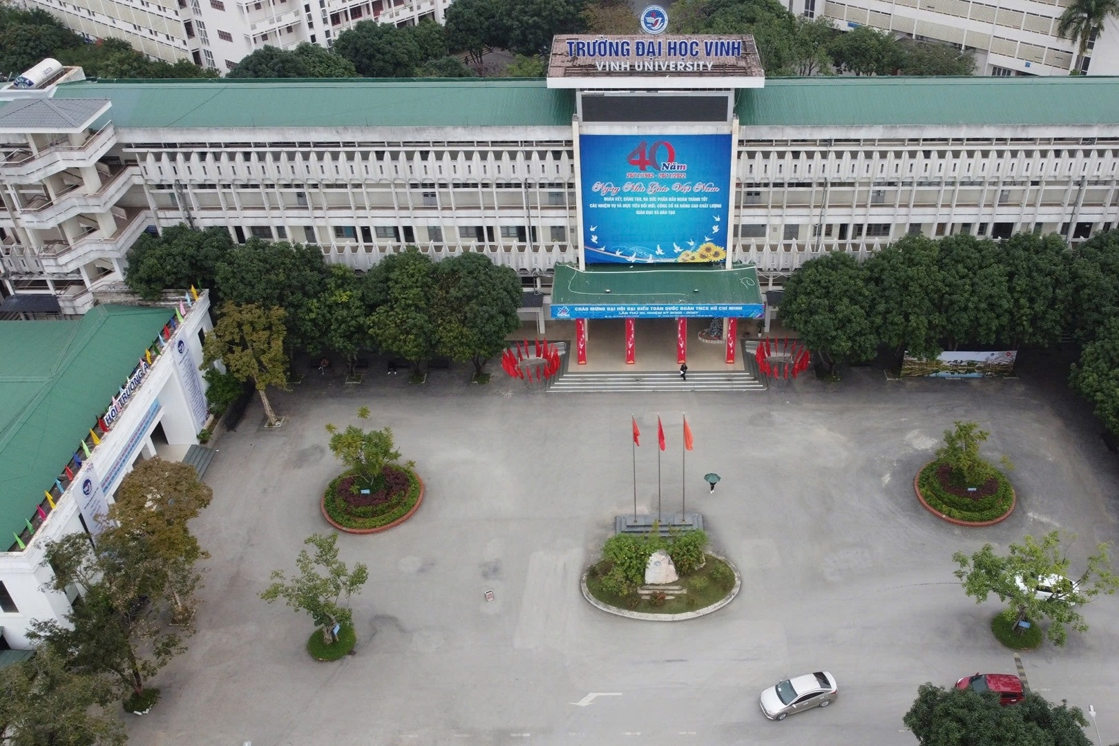 Thành lập hội đồng kỷ luật vụ 2 cán bộ Đại học Vinh bị tố gạ gẫm nữ sinh