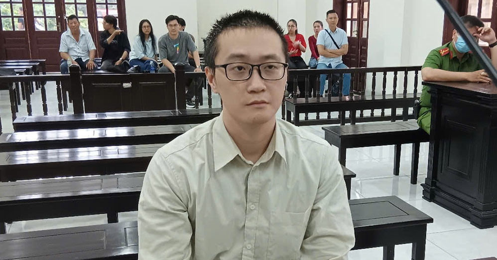 Thanh niên quê Hà Nội đánh gục bạn gái giữa quán cà phê lĩnh 3 năm tù