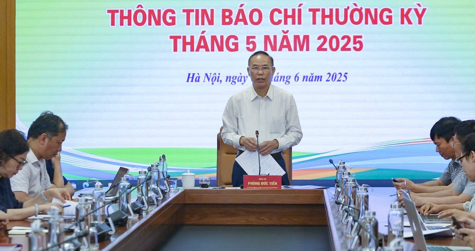 Thứ trưởng NN&MT: Cơ sở gia công cho C.P. Việt Nam lấy heo bệnh làm thức ăn cho cá là không đúng
