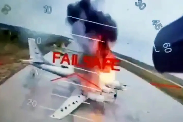 TU22 bị UAV Ukraine tấn công.jpg