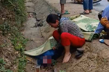 Chị khóc ngất ôm thi thể em trai bị xe tải tông tử vong