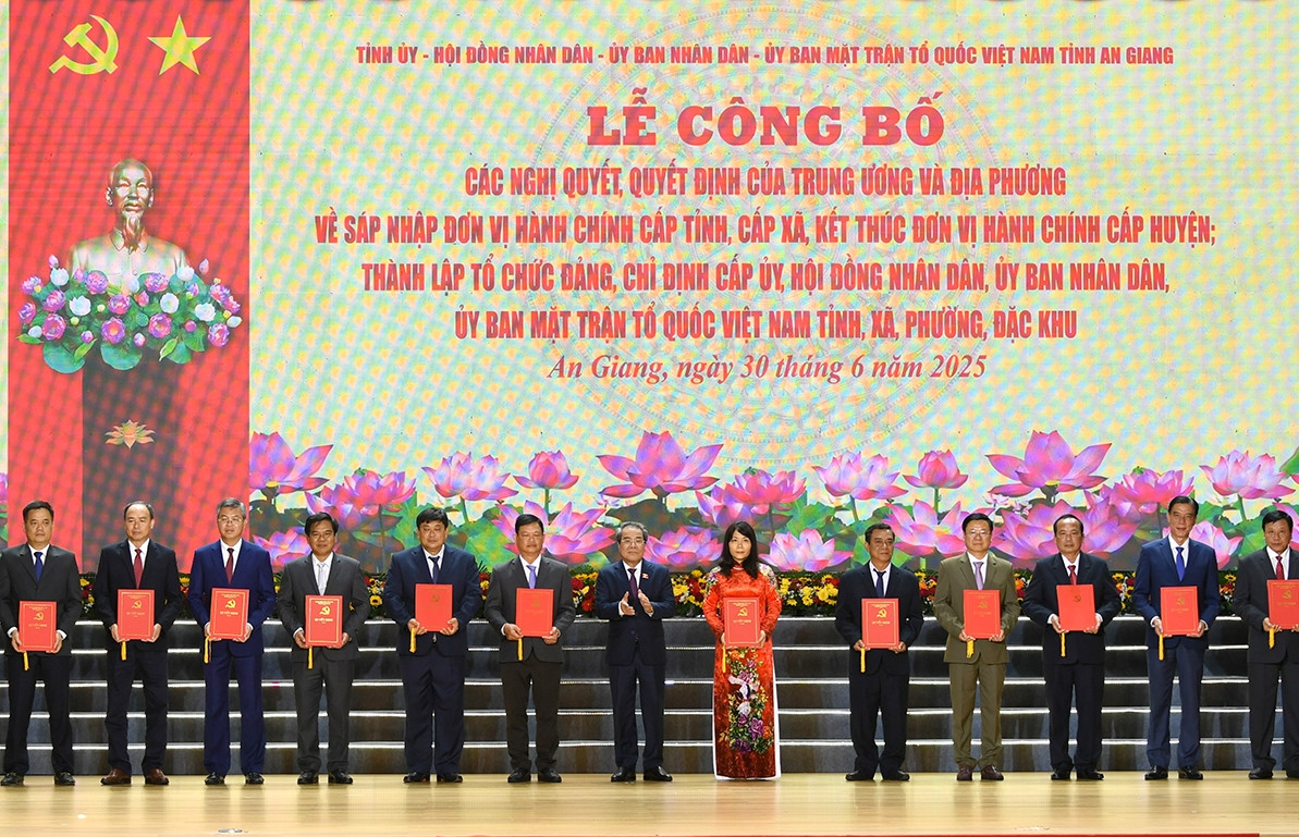 Danh sách bí thư 102 xã, phường, đặc khu mới của An Giang