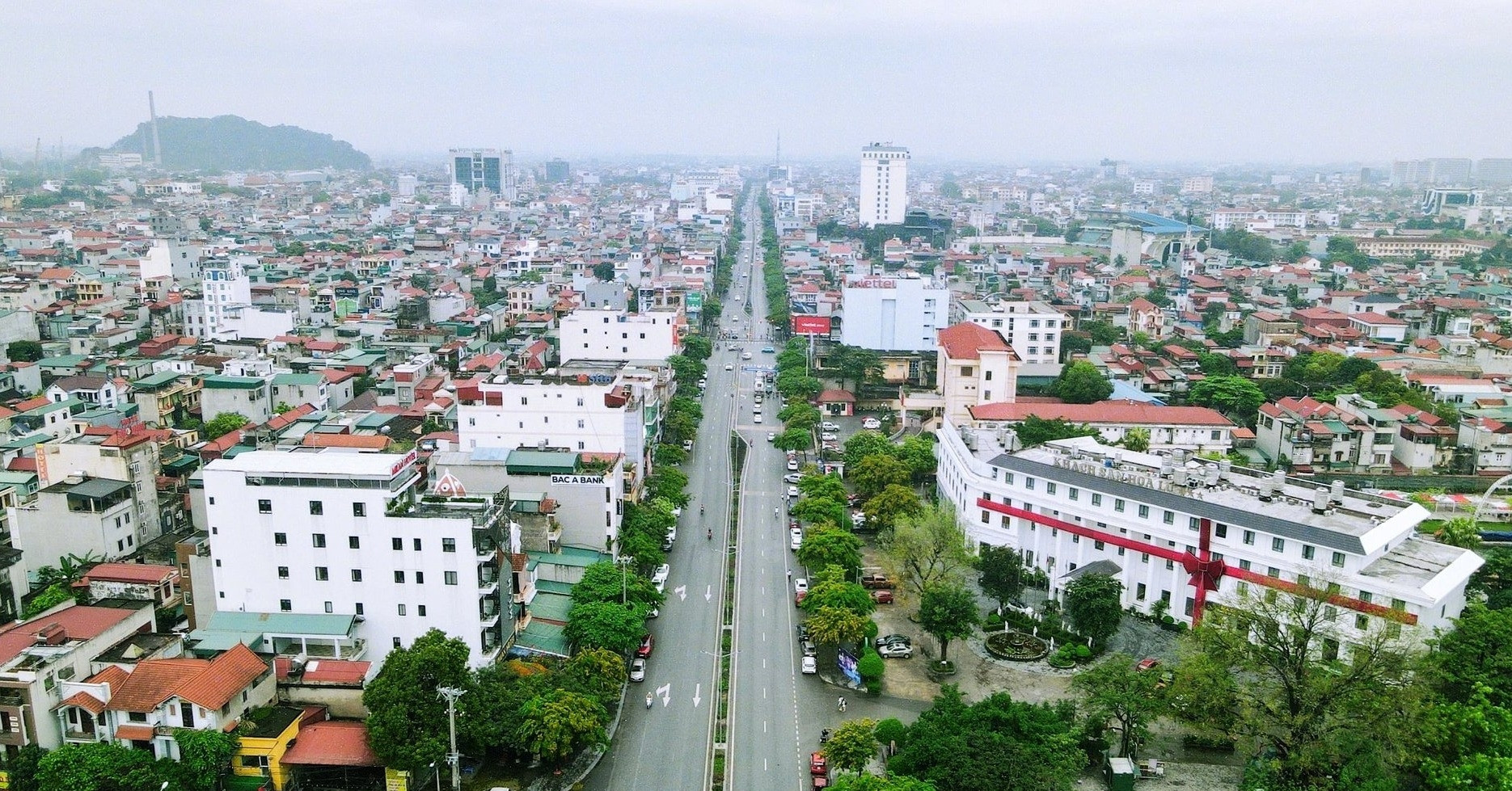 Danh sách bí thư, chủ tịch 129 xã, phường của t...