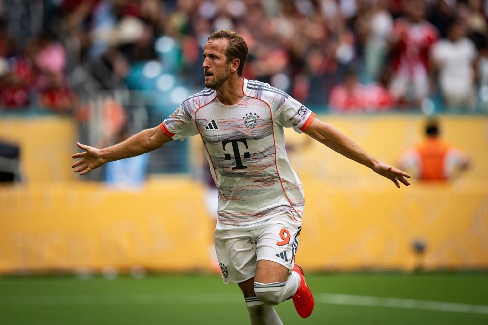 Harry Kane lập cú đúp, Bayern Munich gặp PSG ở tứ kết Club World Cup