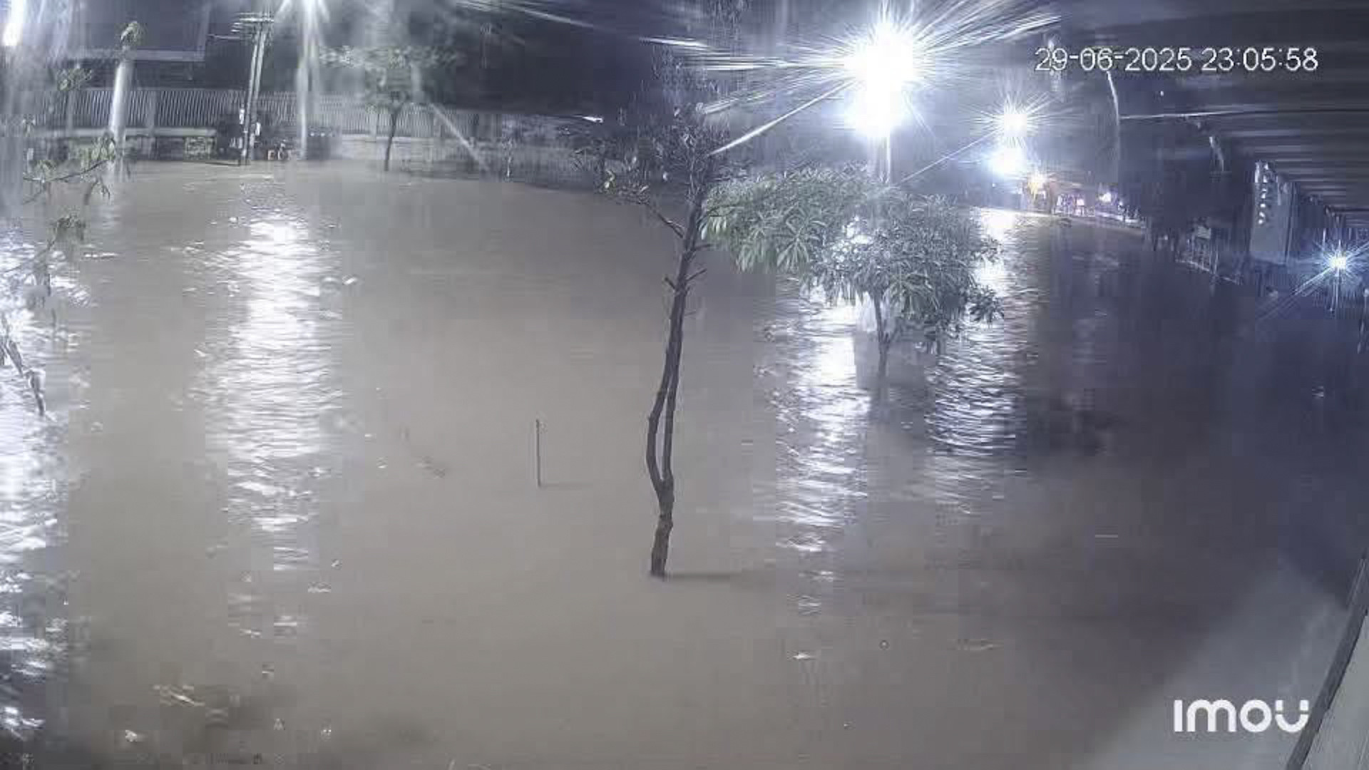 mưa ngập thái nguyên_2.JPG