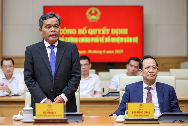 Ong Ho Van Nien.jpg