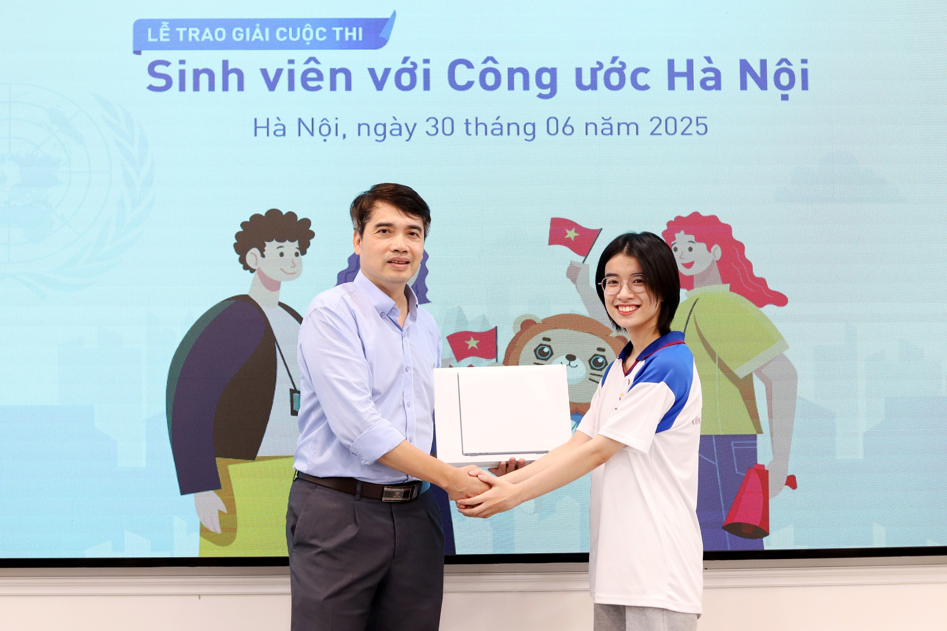 Sinh viên PTIT giành giải Nhất cuộc thi tìm hiểu về công ước chống tội phạm mạng