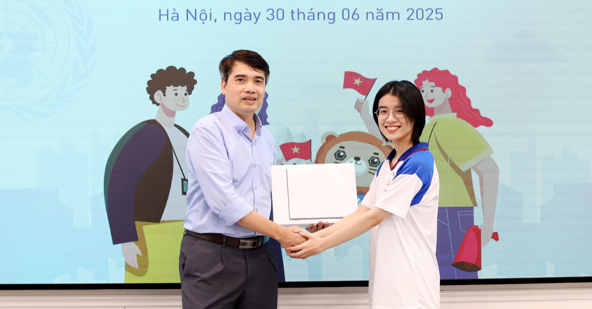 Sinh viên PTIT giành giải Nhất cuộc thi tìm hiểu về công ước chống tội phạm mạng