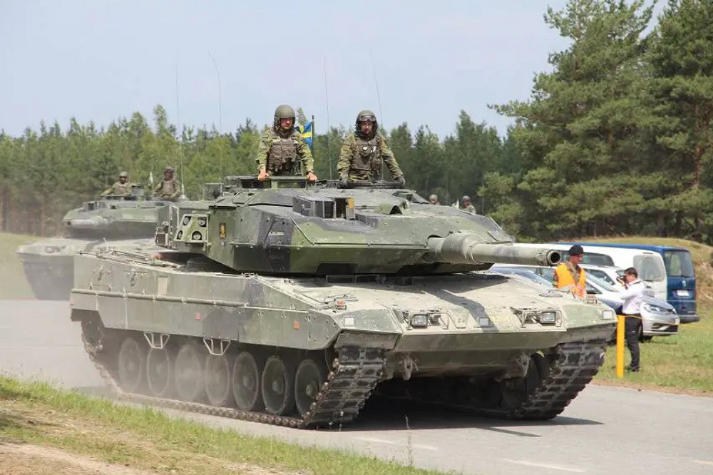 STRV 2.jpg
