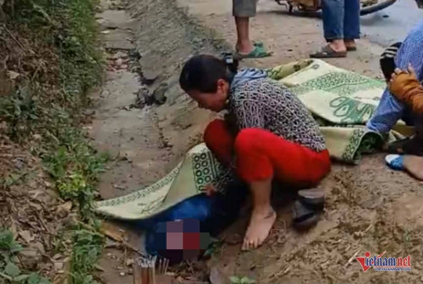 Bản tin trưa 30/6: Chị khóc ngất ôm thi thể em trai bị xe tải tông tử vong