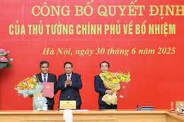 Thủ tướng trao Quyết định bổ nhiệm Thứ trưởng thường trực Bộ DT&TG Hồ Văn Niên