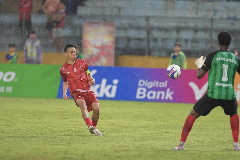 viet nam all star vs huyen thoai mu 2.jpg