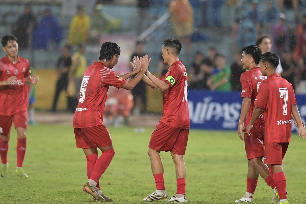 viet nam all star vs huyen thoai mu 4.jpg