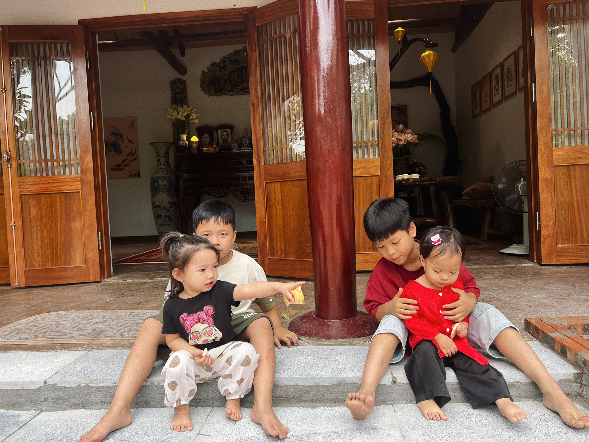 vợ chồng Hà Nội cải tạo nhà cũ thành nơi thờ tự 5.jpg