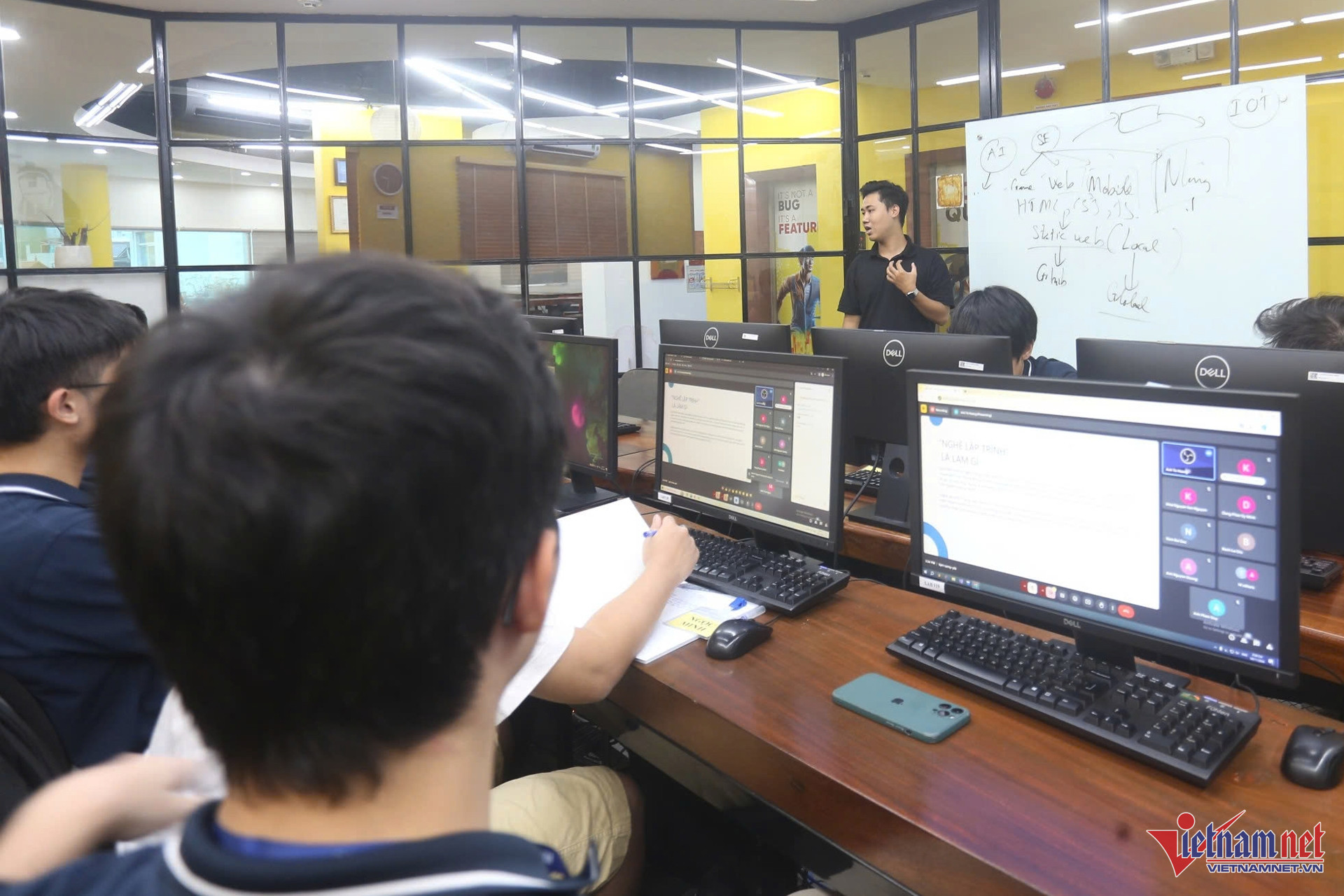 W-chuyen gia AI 01.jpg