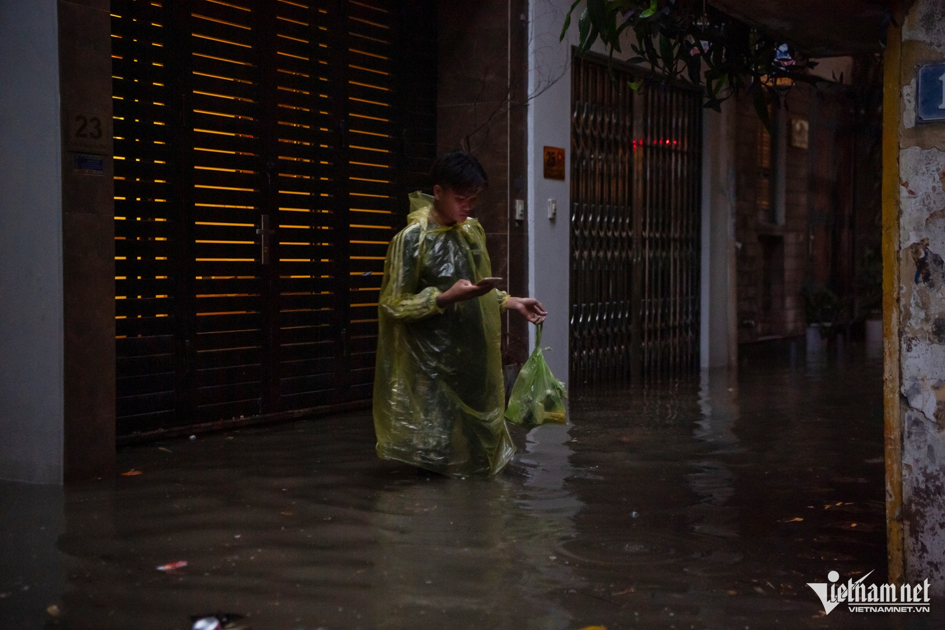 W-MƯA NGẬP NGÕ GIANG VĂN MINH 09.jpg