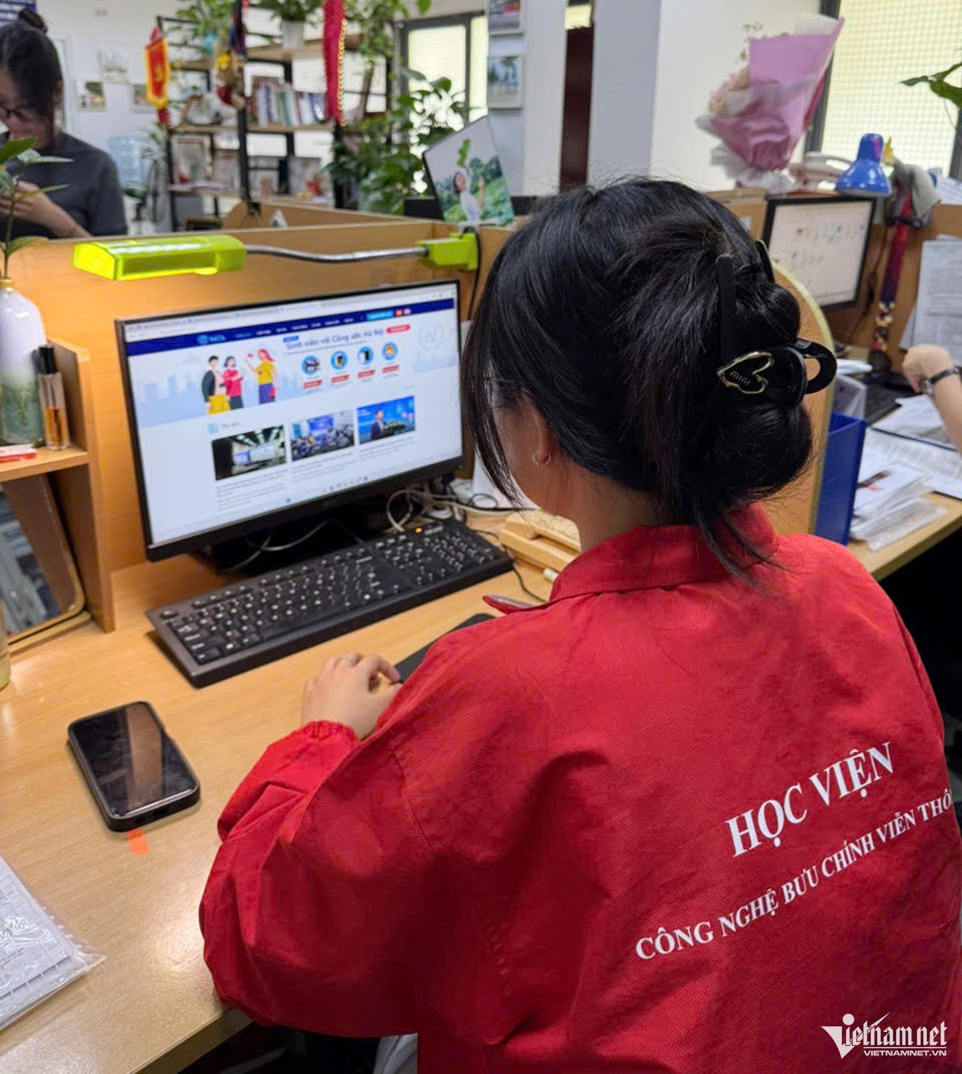 W-sinh vien PTIT 1.jpg