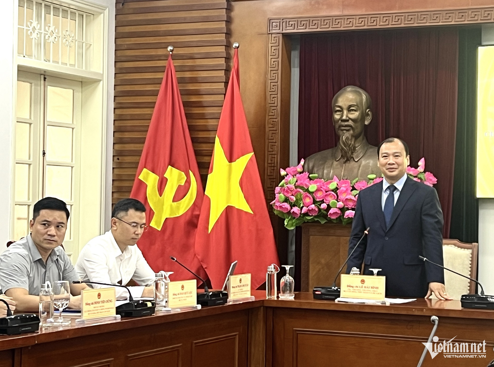 W-Thu truong Le Hai Binh.jpg