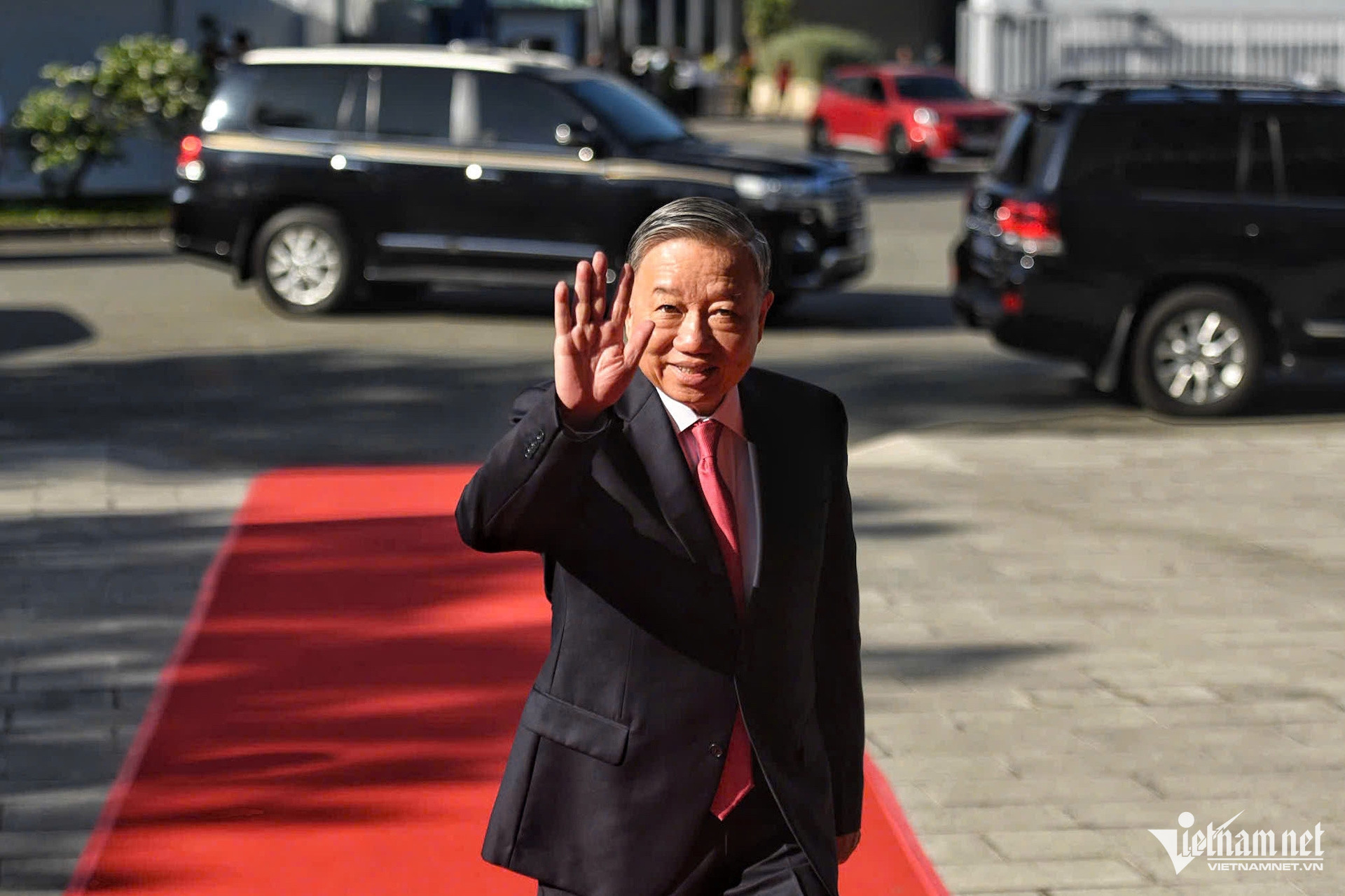W-tong bi thu to lam.jpg