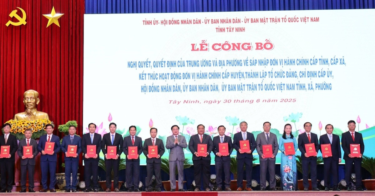 Xem danh sách 96 Bí thư xã, phường mới của Tây Ninh