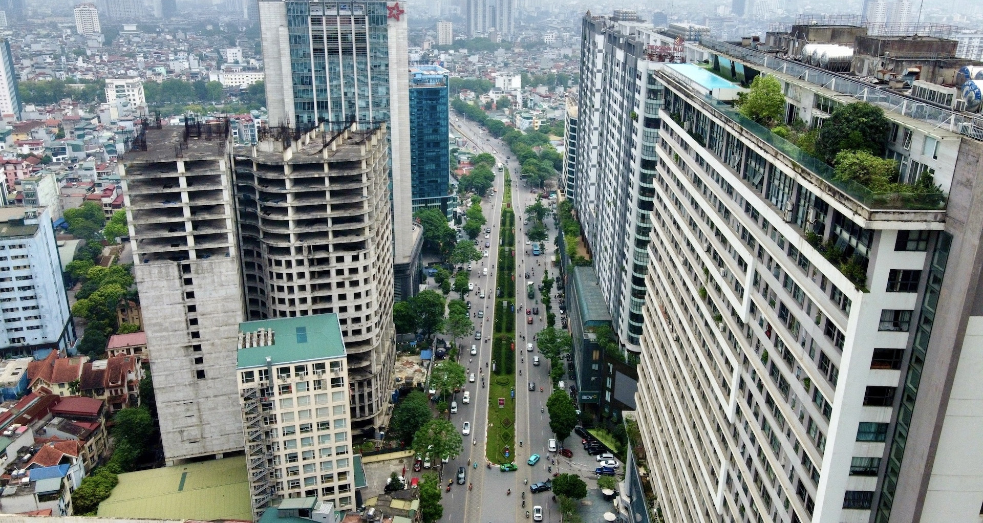 Thu nhập chỉ đủ mua 1/3 căn hộ tại Hà Nội, đề nghị xử nghiêm việc thổi giá