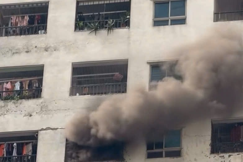 Bản tin trưa 4/6: Cháy chung cư ở Hà Nội, khói đen cuồn cuộn từ tầng 14