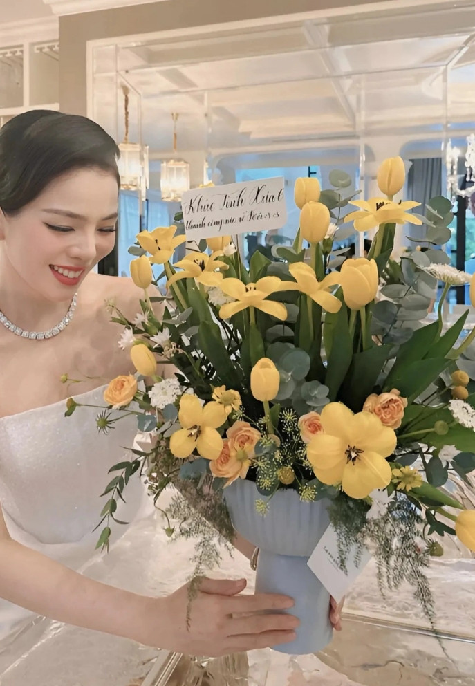 batch_a nh hot sao vie t10 1748965667.jpg