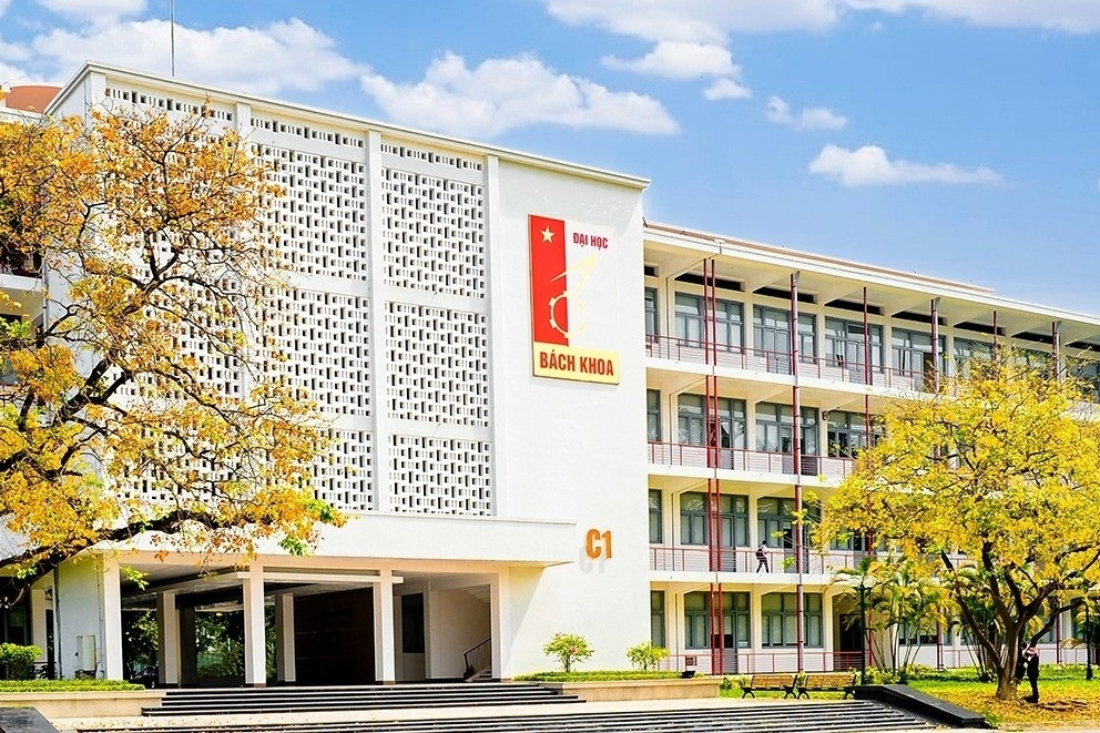 Đại học Bách khoa Hà Nội lên tiếng vụ sinh viên nghi ngộ độc sau bữa cơm quân sự