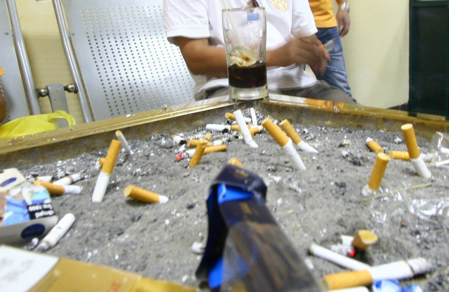 Tăng thuế thuốc lá để bảo vệ sức khỏe người Việt