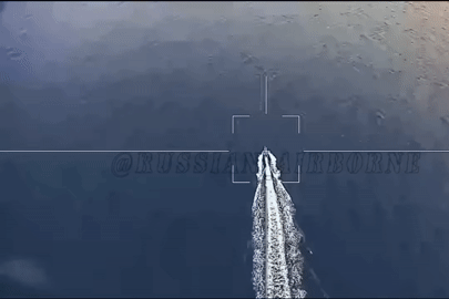 Khoảnh khắc UAV Nga diệt gọn xuồng không người lái Ukraine