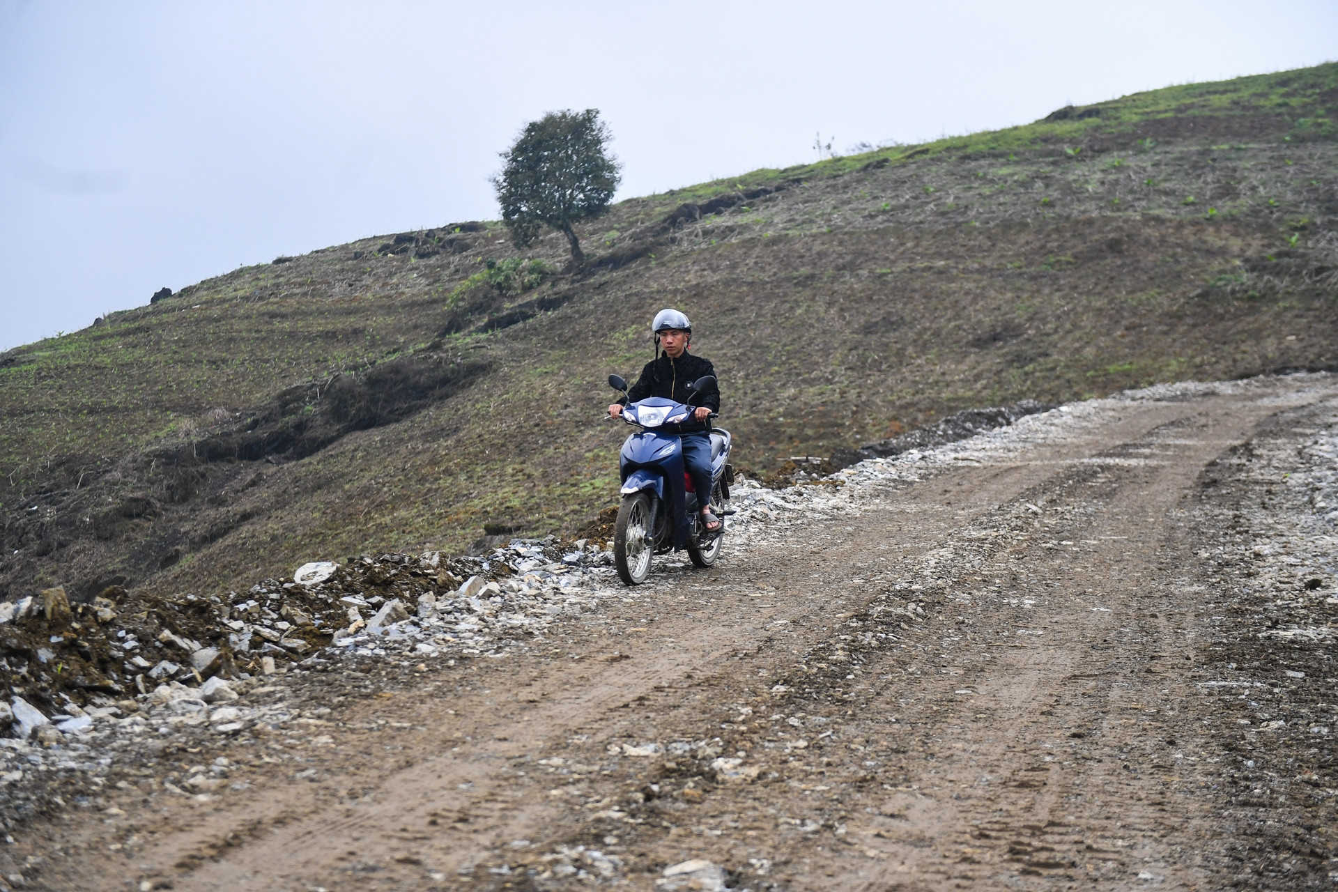 Nối dài những con đường mang ấm no lên vùng cao biên giới