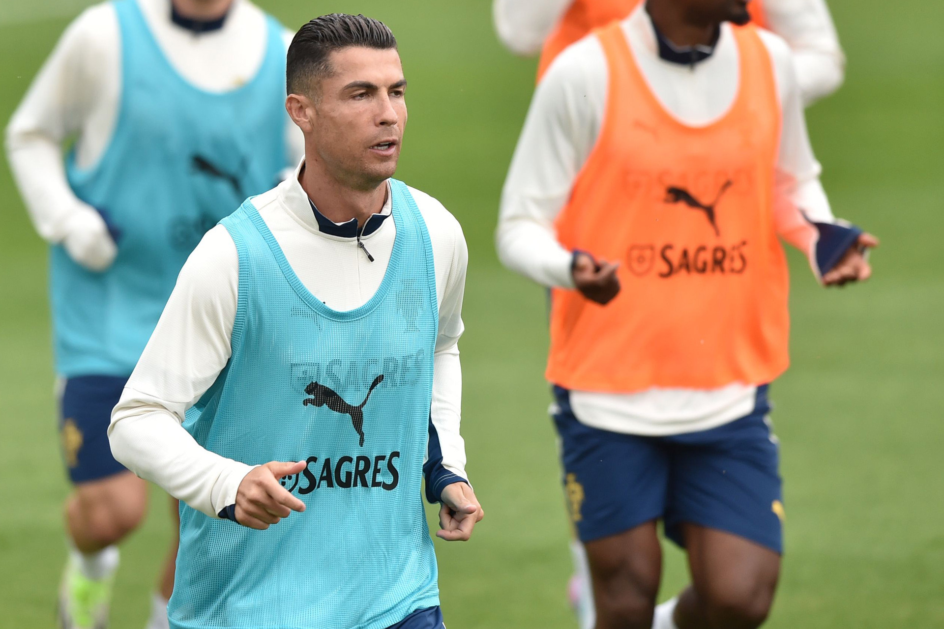 Ronaldo Bo Dao Nha.jpg