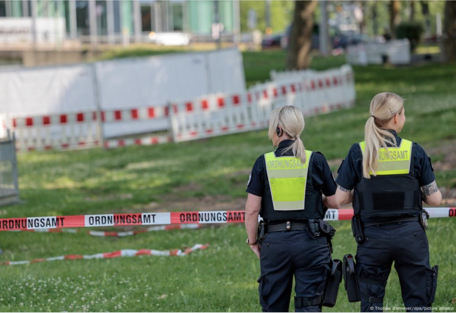 sơ tán Đức. DPA