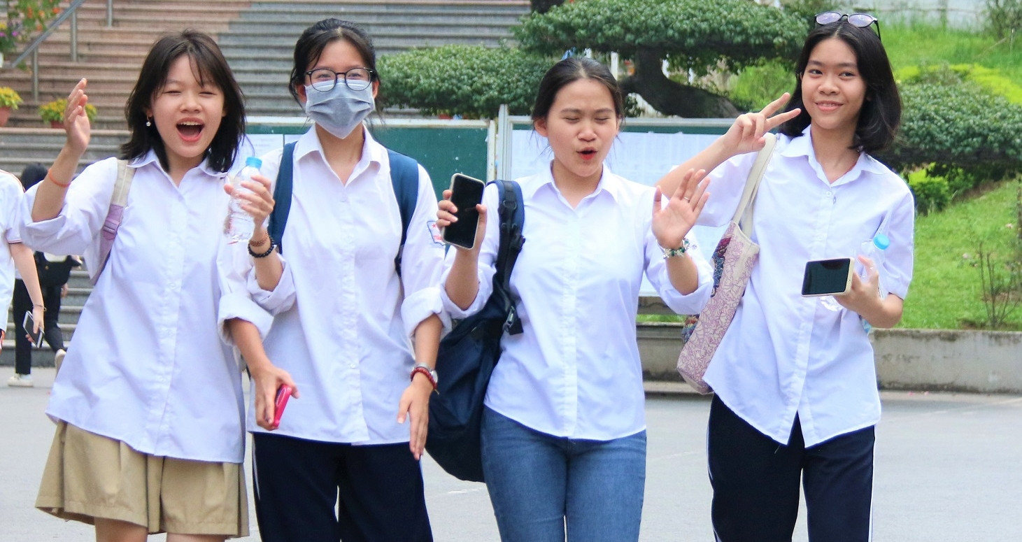 Trường THPT đầu tiên ở Hà Nội công bố điểm thi ...