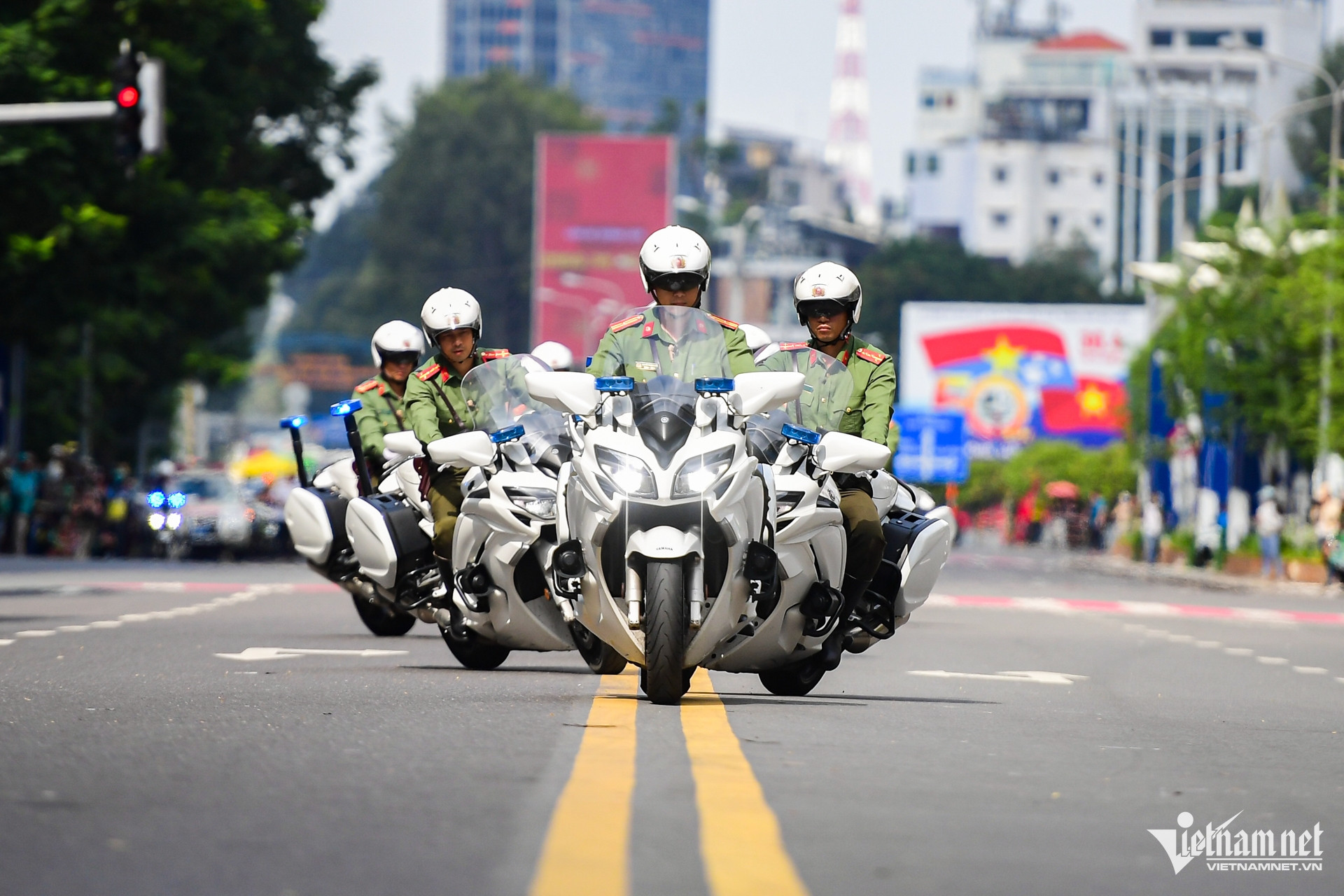 W-công an nhân dân Nguyễn Huế_ 14.jpg