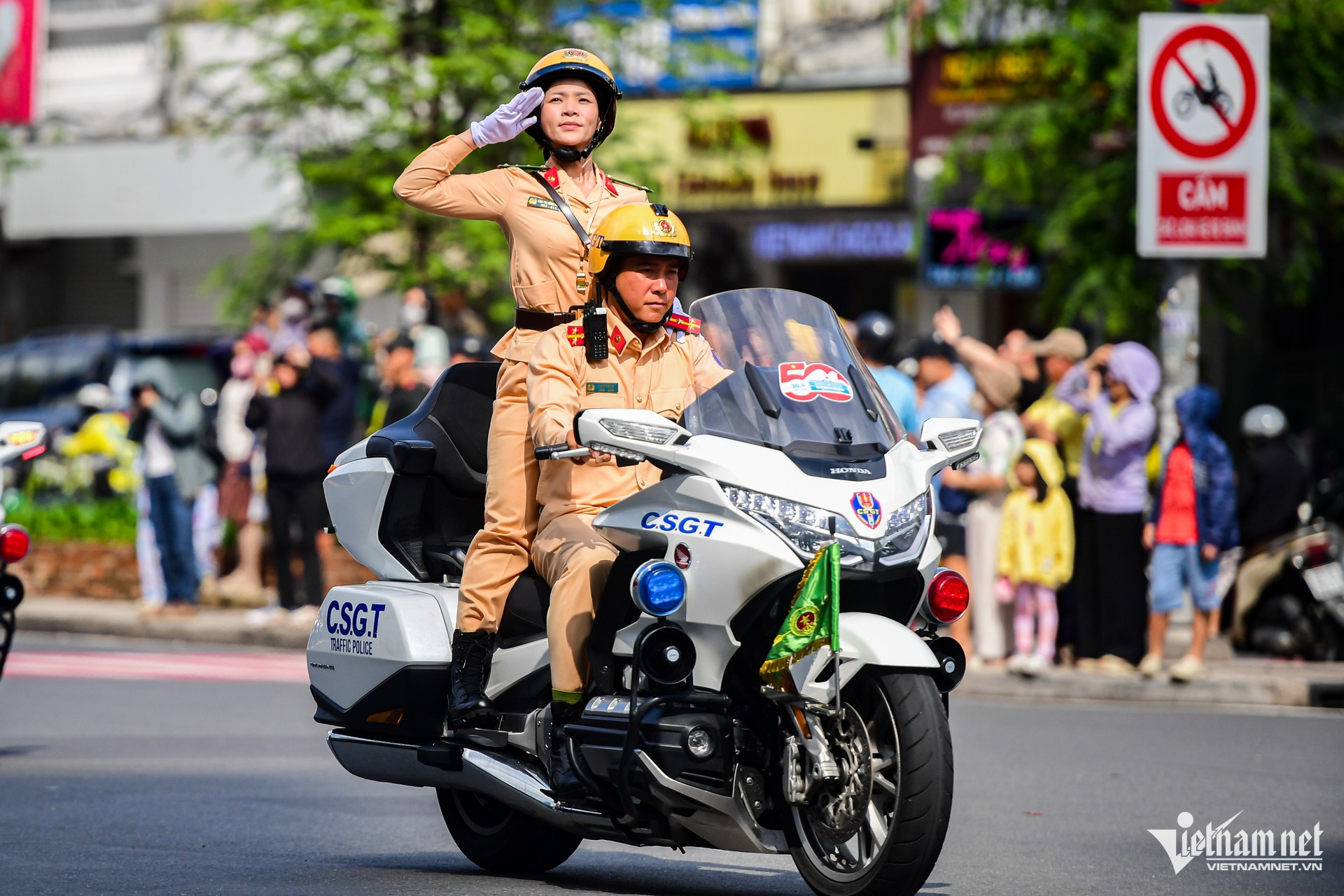 W-công an nhân dân Nguyễn Huế_ 4.jpg
