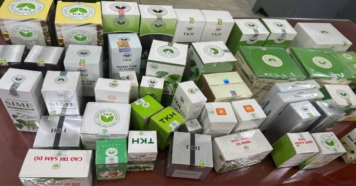 12 loại thực phẩm chức năng giả của nữ giám đốc vừa bị khởi tố