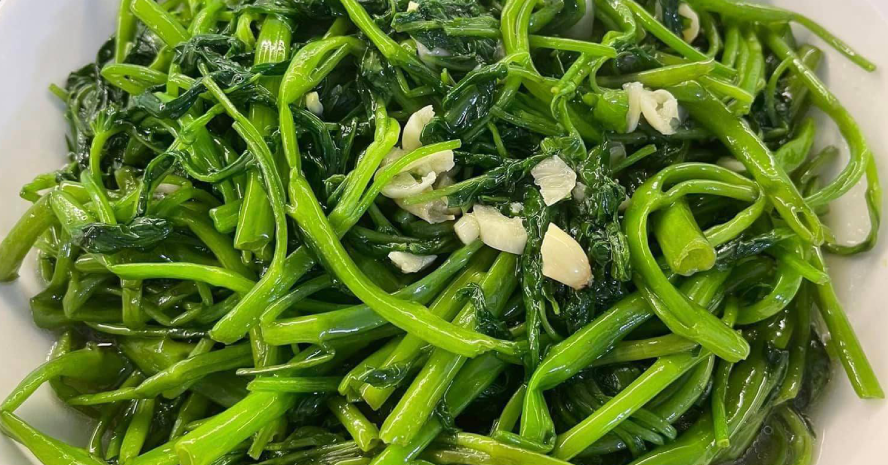 Ai nên tránh ăn rau muống?