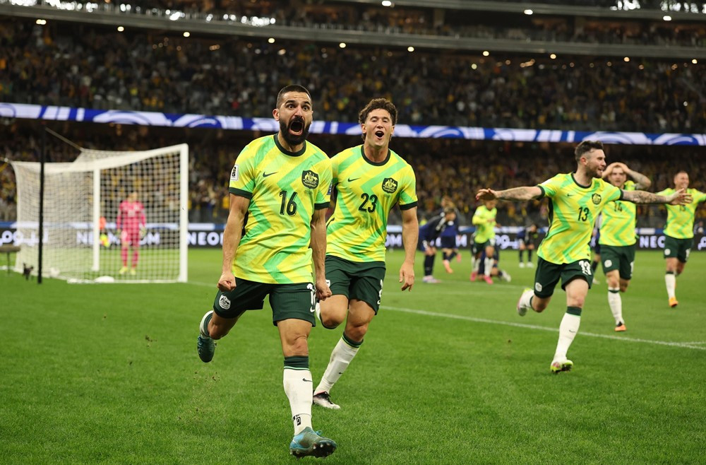 Australia vs nhat ban 1.jpg