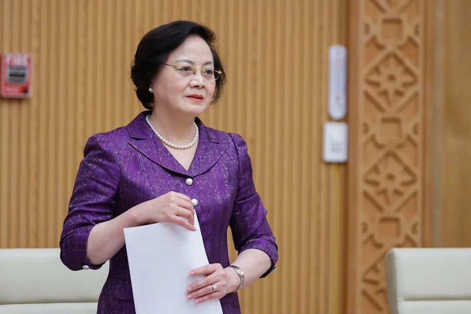 Cán bộ tỉnh, huyện về xã được giữ nguyên lương, phụ cấp trong 6 tháng