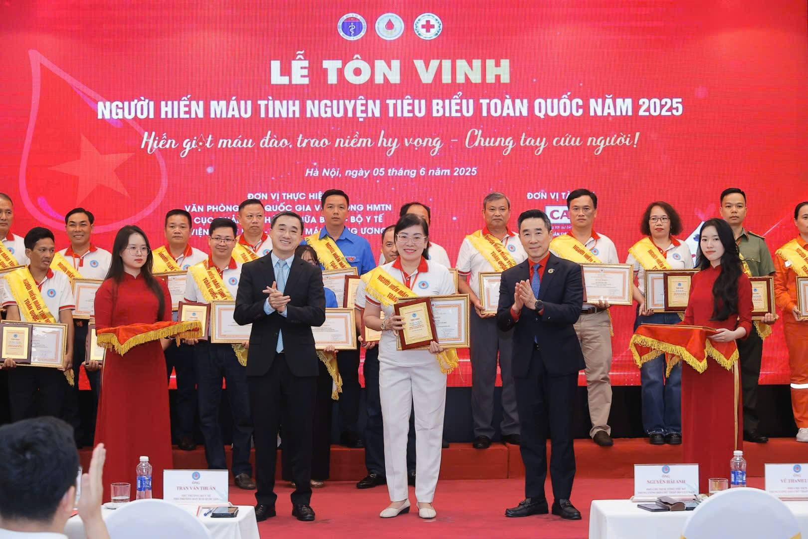 hien mau 2.jpg