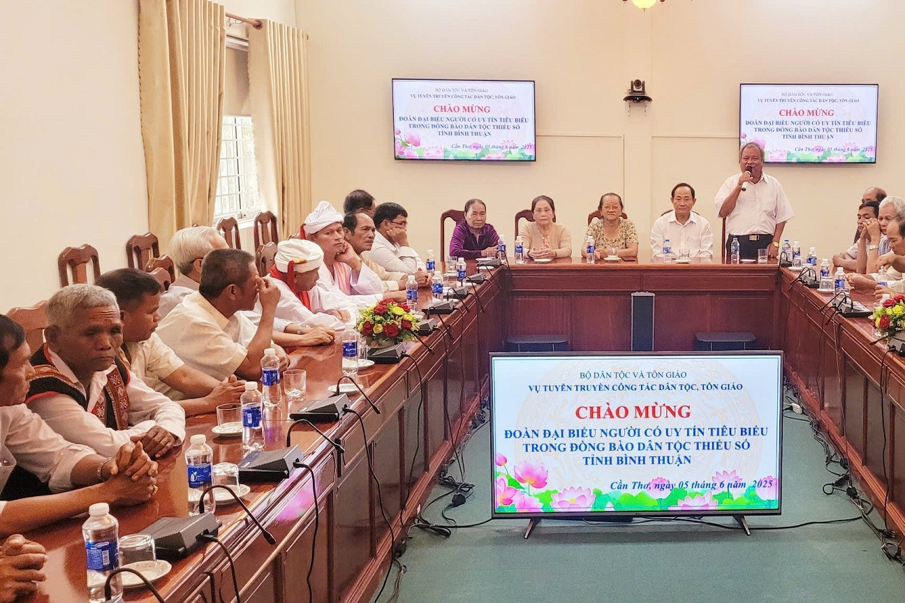Tăng cường liên kết giữa Bộ Dân tộc và Tôn giáo với người có uy tín ở Bình Thuận